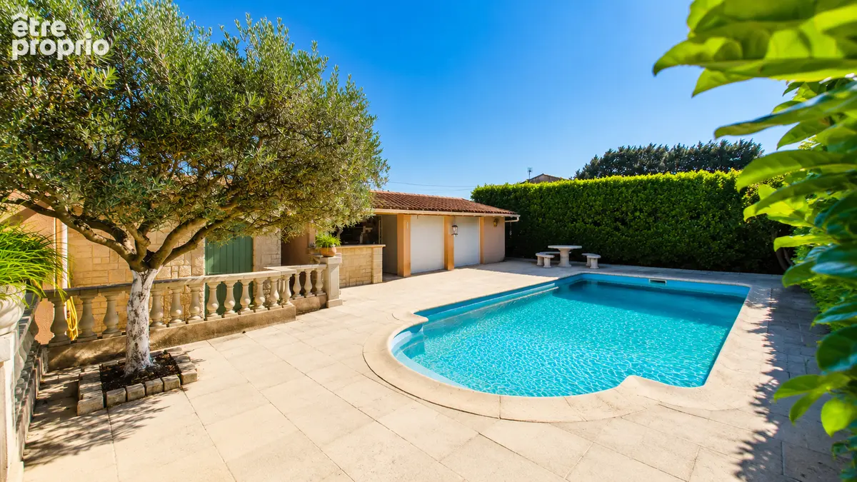 Sauveterre - Maison familiale avec piscine, jardin paysager et dépendances - photo 5