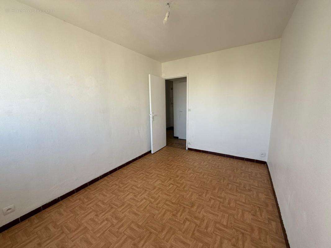À VENDRE - T3 avec grande terrasse - Marseille 10e - Résidence Les Hauts de Castelroc - photo 11