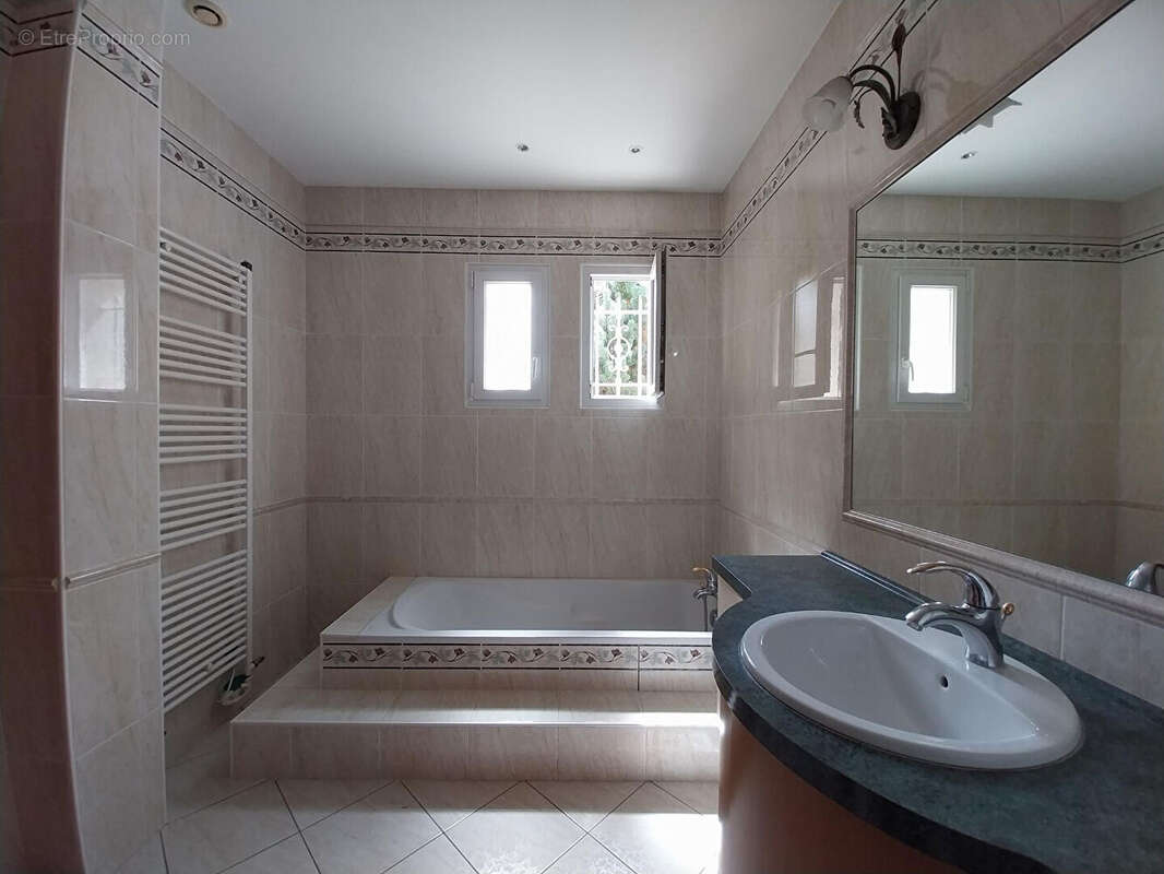 Maison 188m² à fontaine-le-comte - photo 7