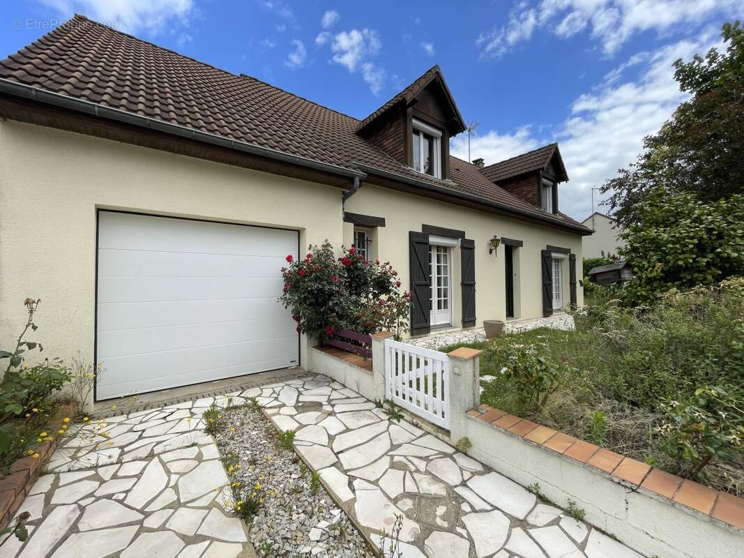 Maison à SAINT-PAVACE