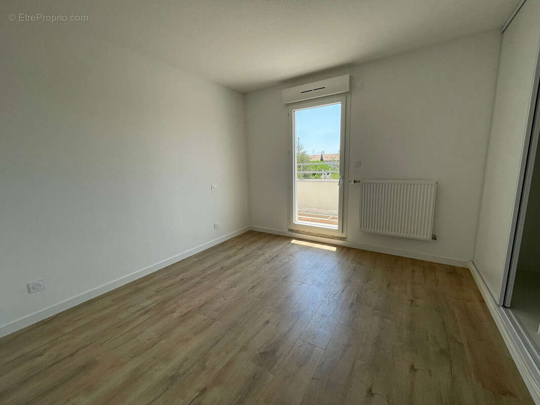 Appartement Cornebarrieu 4 pièces 84m² + 19m² de terrasse + 2 Parking sous-sol ! CORNEBARRIEU - photo 3