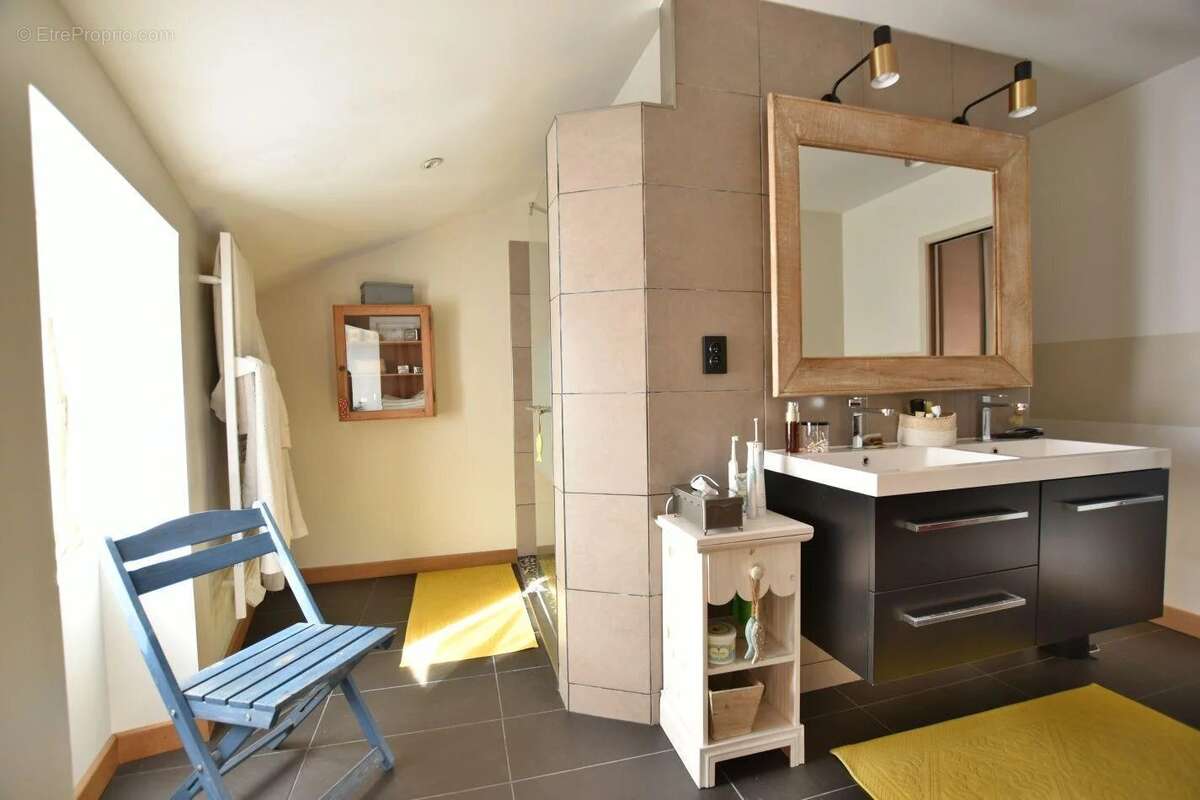 Maison à MORTAGNE-SUR-SEVRE