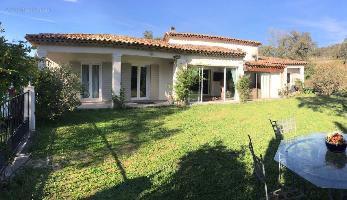 Maison à PLAN-DE-LA-TOUR