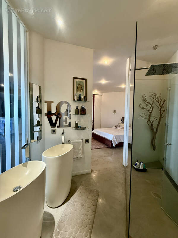 Appartement à ROQUEBRUNE-CAP-MARTIN