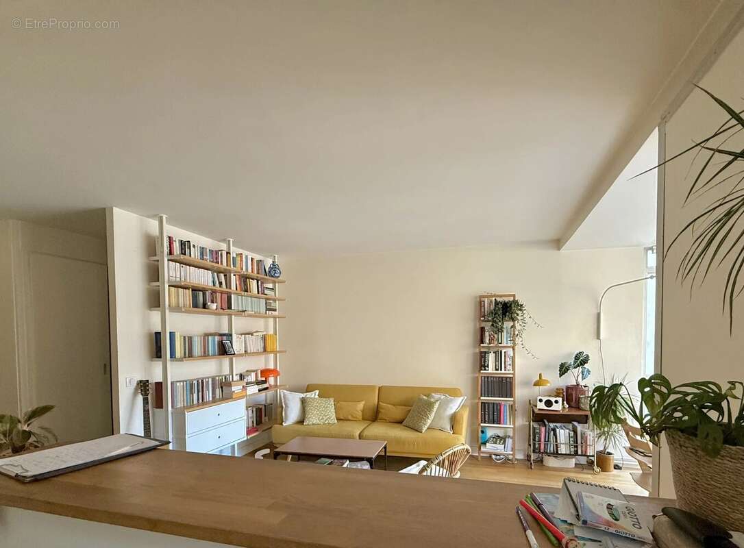 Appartement à PARIS-16E