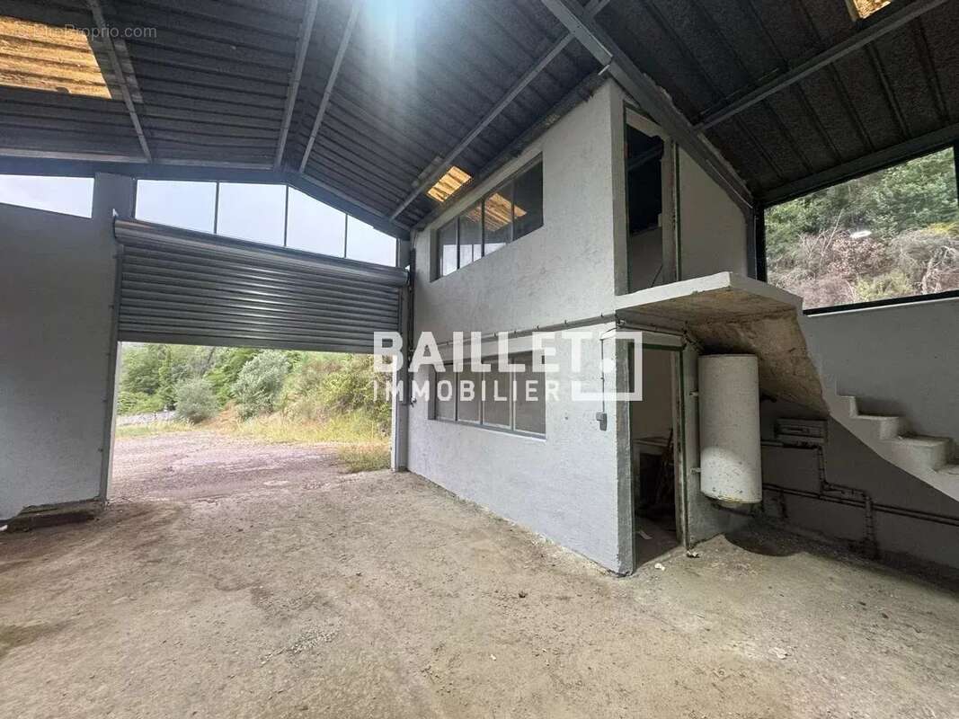 A VENDRE Entrepôt 225 M2 + 2500 M2 Terrain St Blaise Village - photo 9