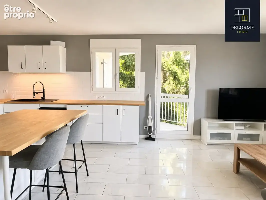 Appartement à SAINT-GENIS-LAVAL