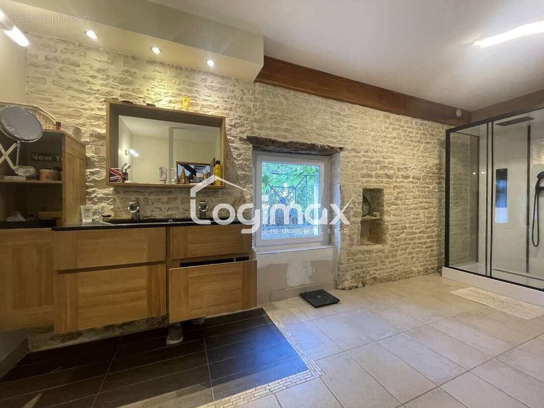 Maison à SAINT-SAUVEUR-D&#039;AUNIS