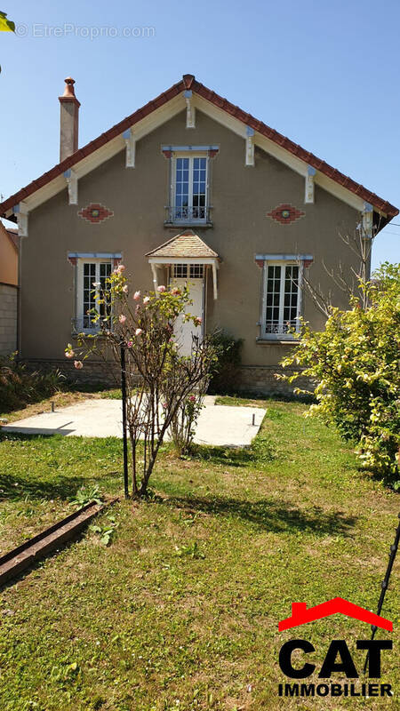 Maison à VILLE-SAINT-JACQUES