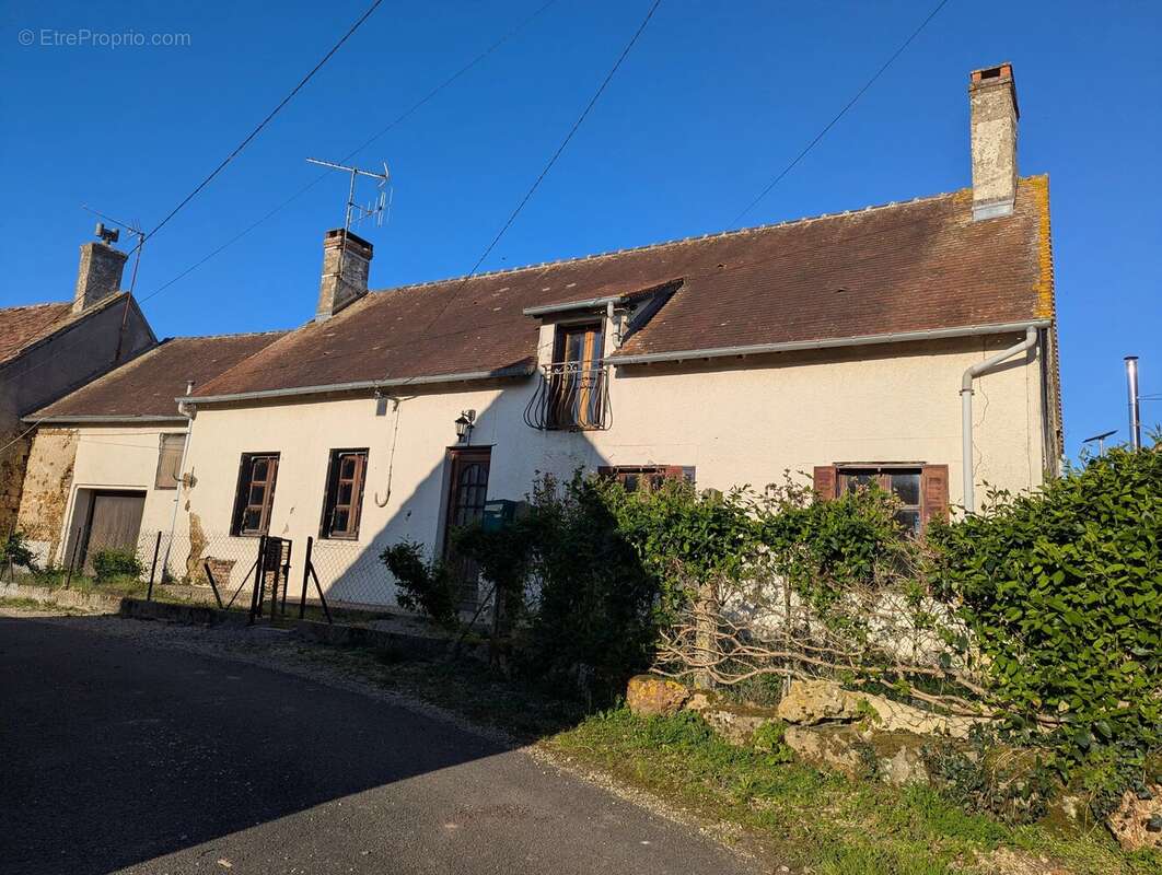 Appartement à COULONGES
