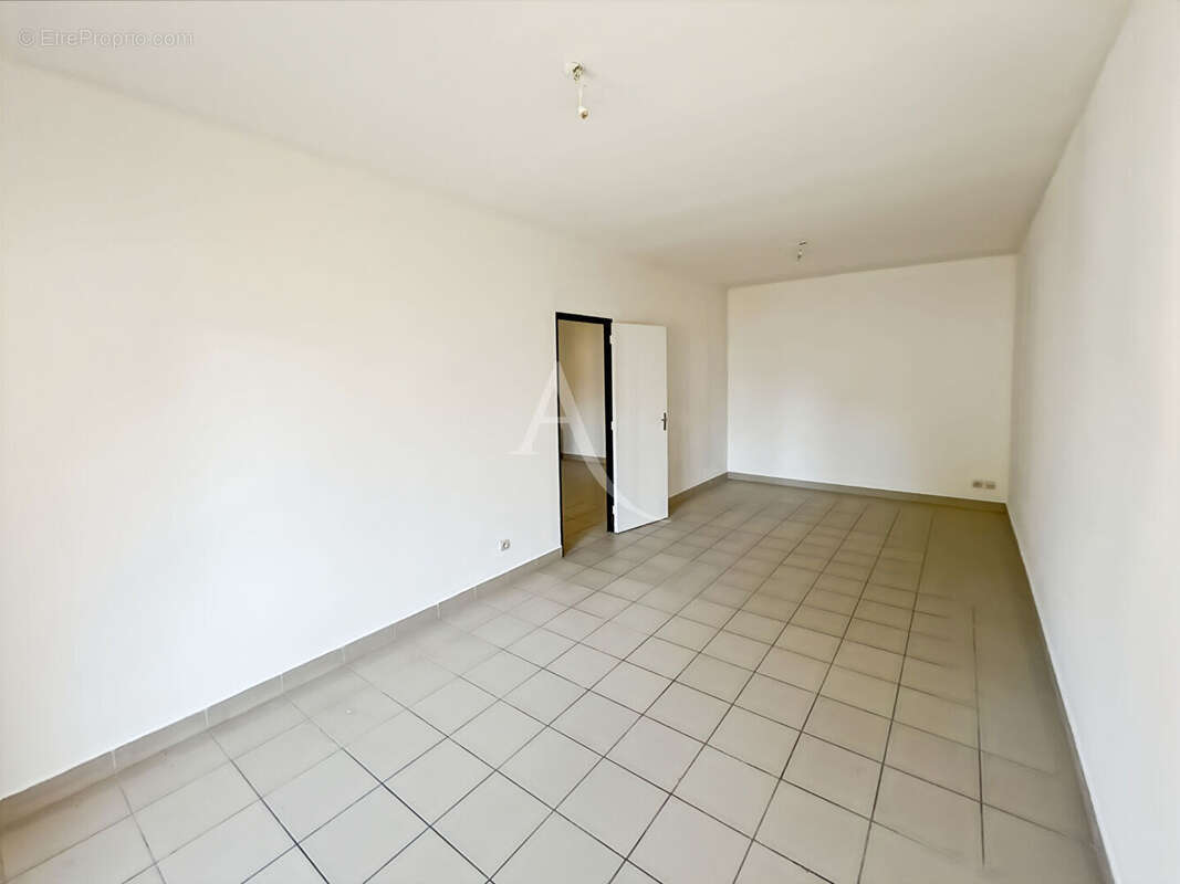 Appartement à VAUX-SUR-SEINE
