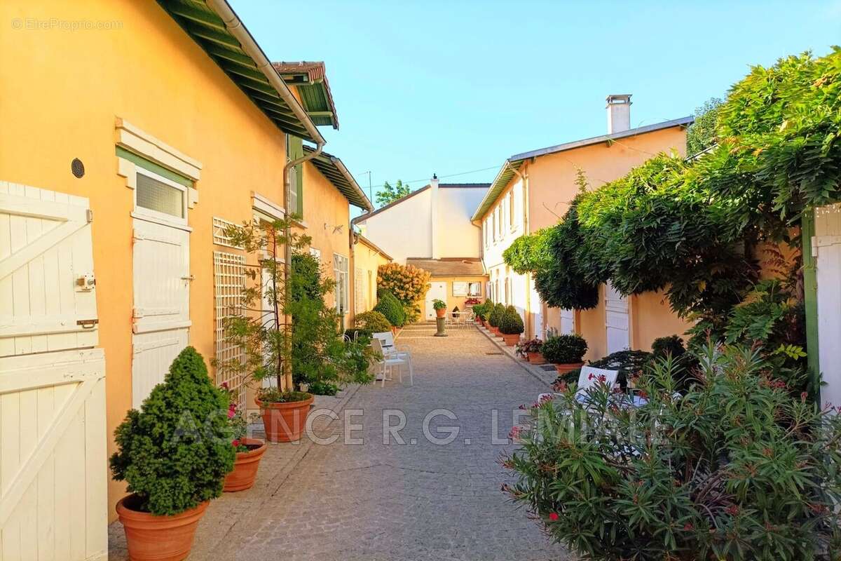 Maison à MAISONS-LAFFITTE