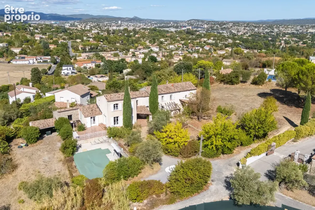 Ales -beau mas familial - terrain 4615m2 -  sh 258.85 m2 -charme, espace et convivialité - - photo 3