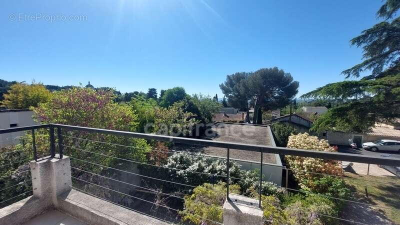 Appartement à vendre 3 pièces VILLENEUVE LES AVIGNON (30) - photo 4