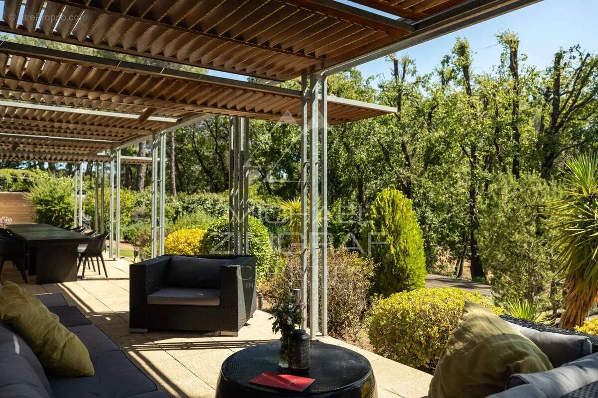 Maison à LA TOUR-D&#039;AIGUES