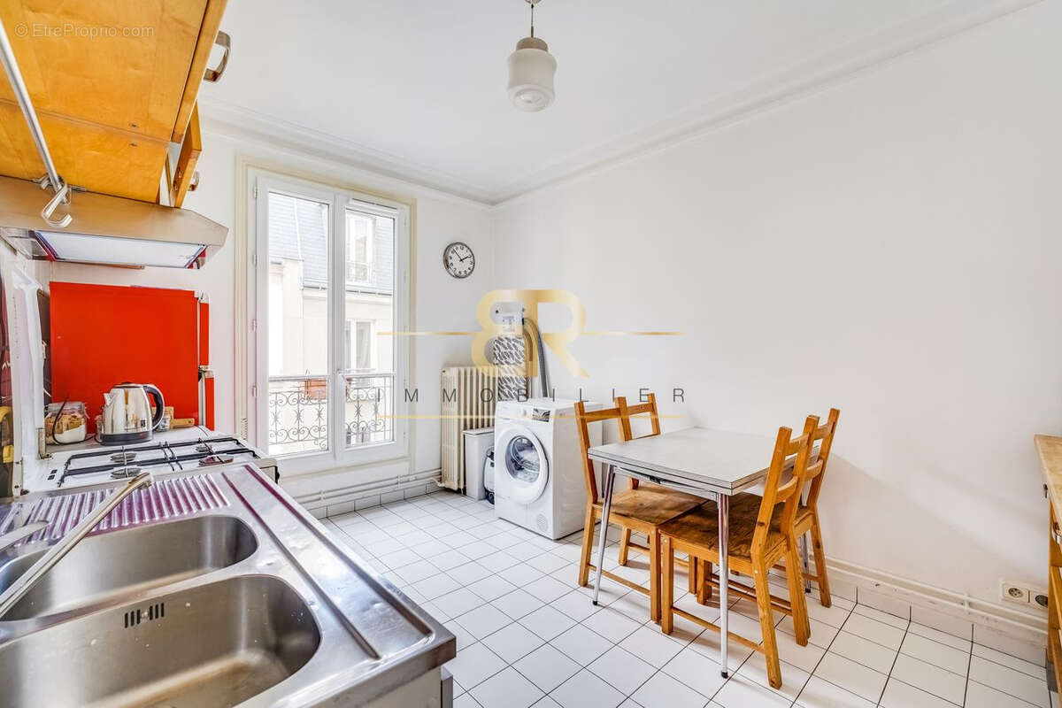 Appartement à PARIS-18E