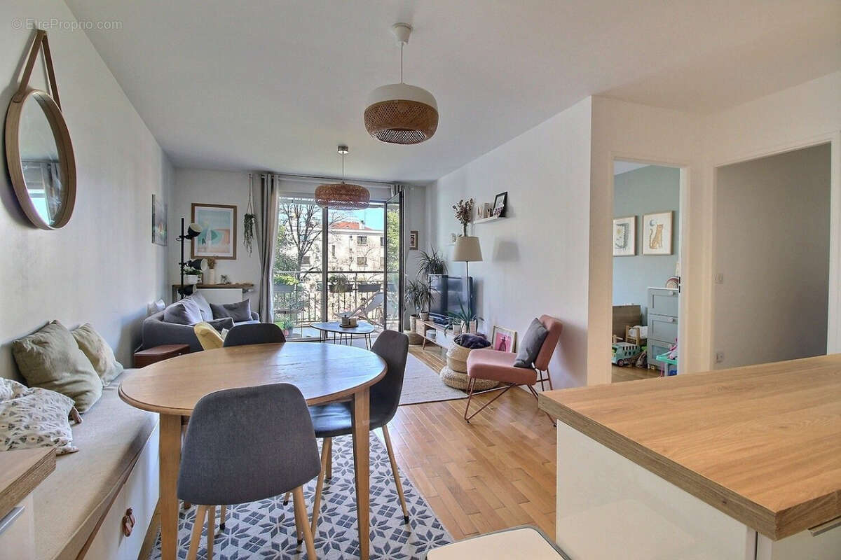 Appartement à ISSY-LES-MOULINEAUX