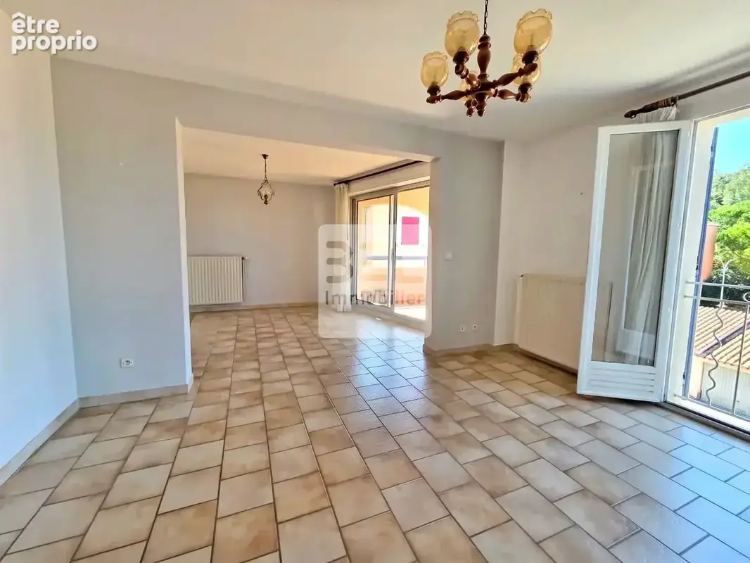Appartement T3 de 76,21 m² à Bagnols-sur-Cèze - photo 1