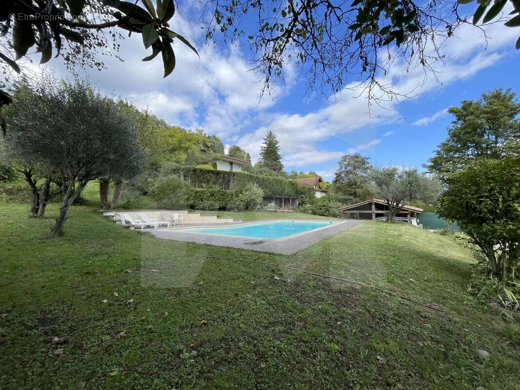 Maison à SAINT-NAZAIRE-LES-EYMES