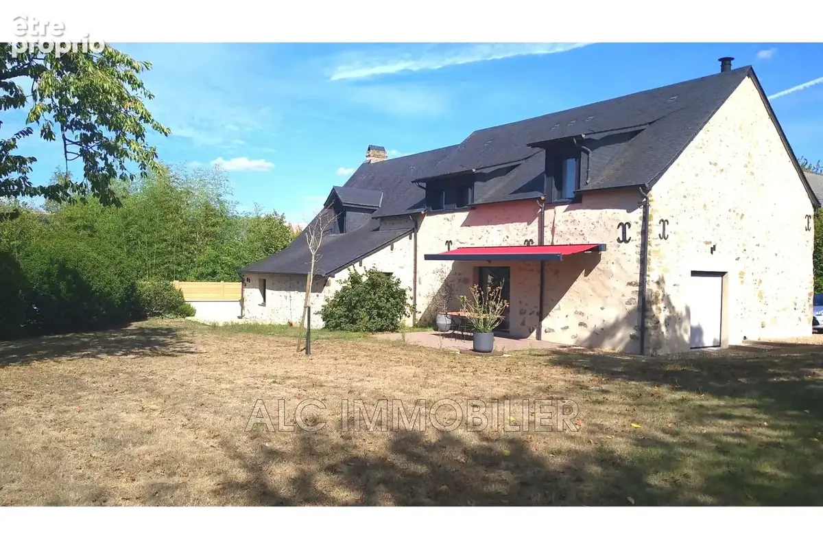 Maison 237 m² à Saint-Leonard-Des-Bois  - photo 2