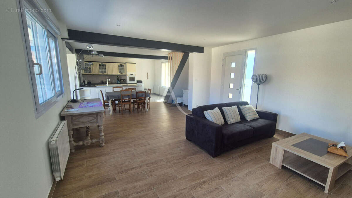 Maison en pierre rénovée de 137m2 - photo 2