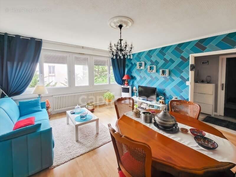 Appartement à CHENOVE