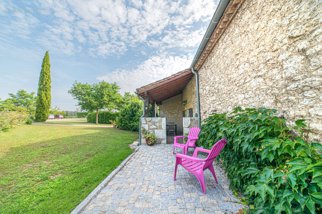 En lot et Garonne, a quelques minutes d'un village médiéval classé parmi les "Plus beaux villages de France", belle propriété re - photo 10