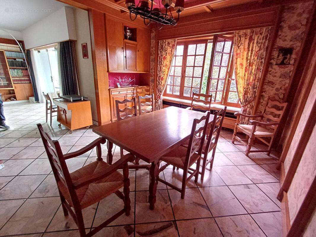 Belle maison d'architecte années 60 à rénover - Chalons En Ch. 160 m2 - 4 Chambres - photo 2