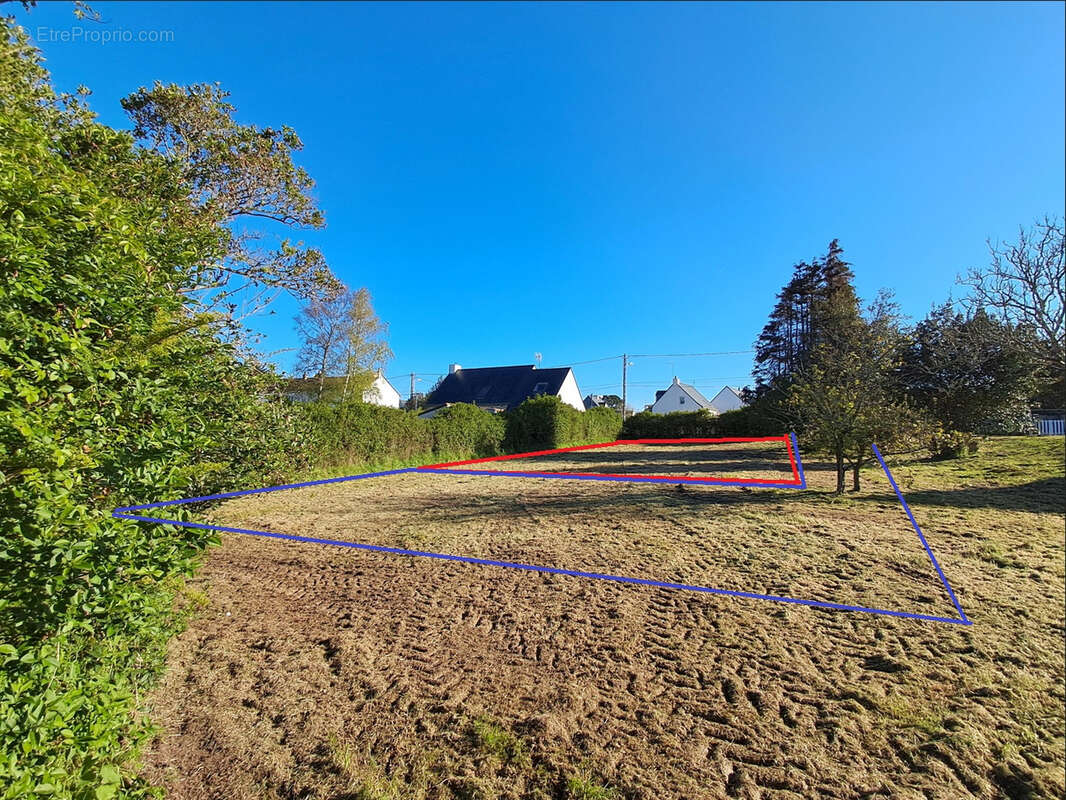 Terrain à LA TURBALLE