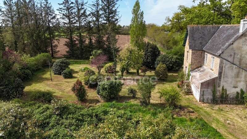 Maison à PLONEVEZ-DU-FAOU