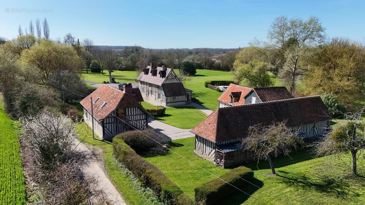 Maison à SAINT-GEORGES-EN-AUGE
