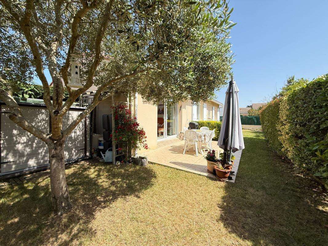 Maison à VAUX-SUR-MER
