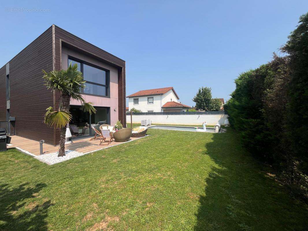 Maison à PUSIGNAN