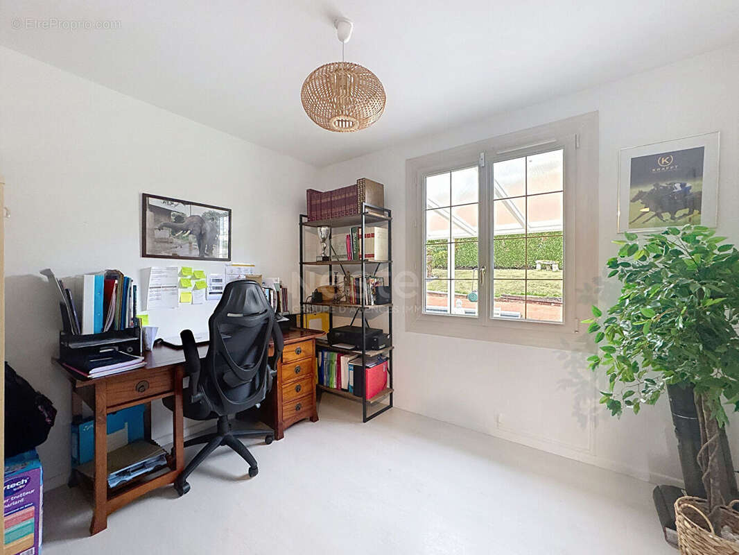 Maison à SAINT-LEU-D&#039;ESSERENT