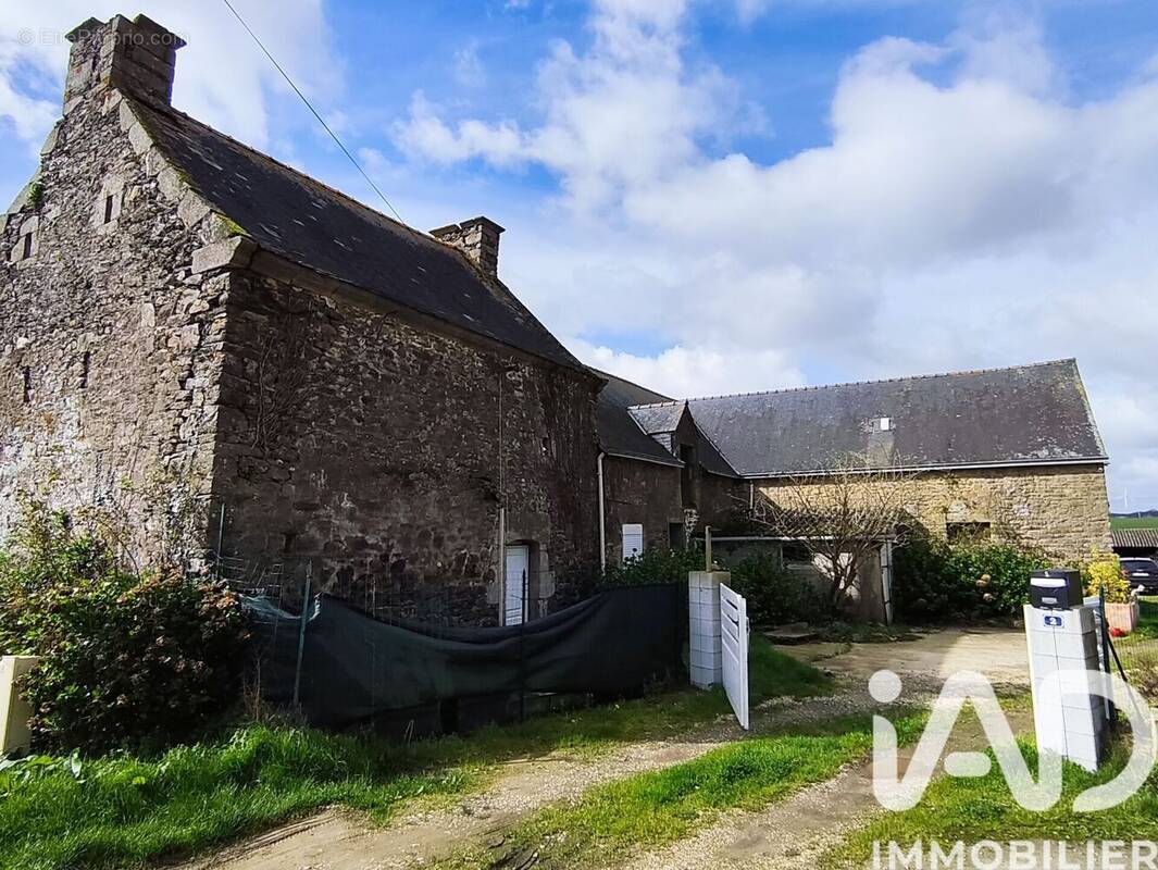 Photo 1 - Maison à PLEUGRIFFET