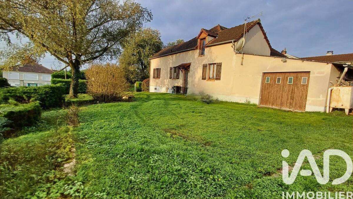 Photo 1 - Maison à SAINT-DOULCHARD