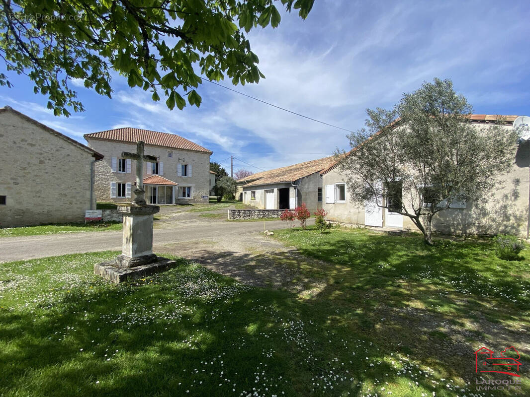 Maison à ENGAYRAC