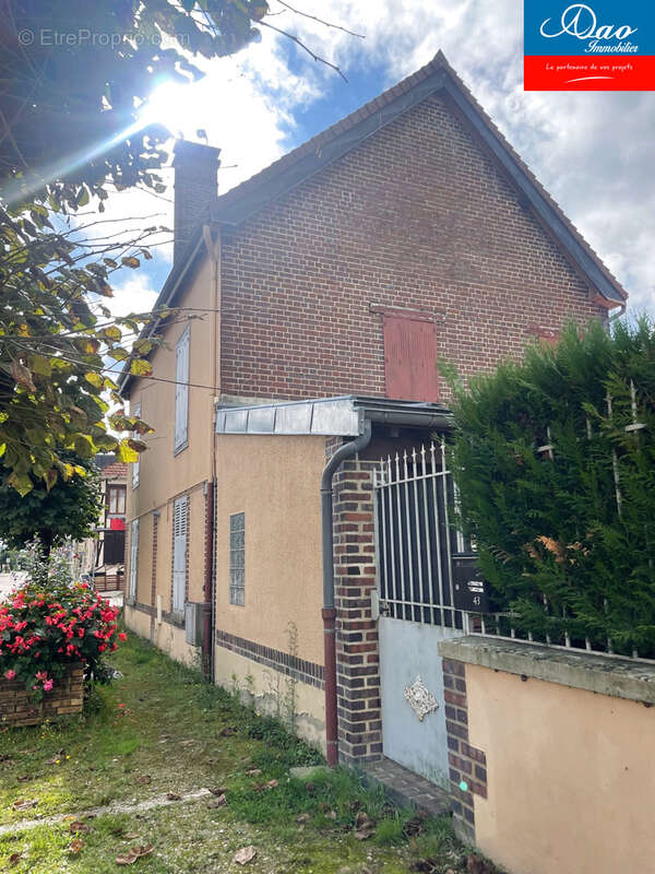 Maison familiale 118 m2 avec garages et terrain à Vaudes - photo 16
