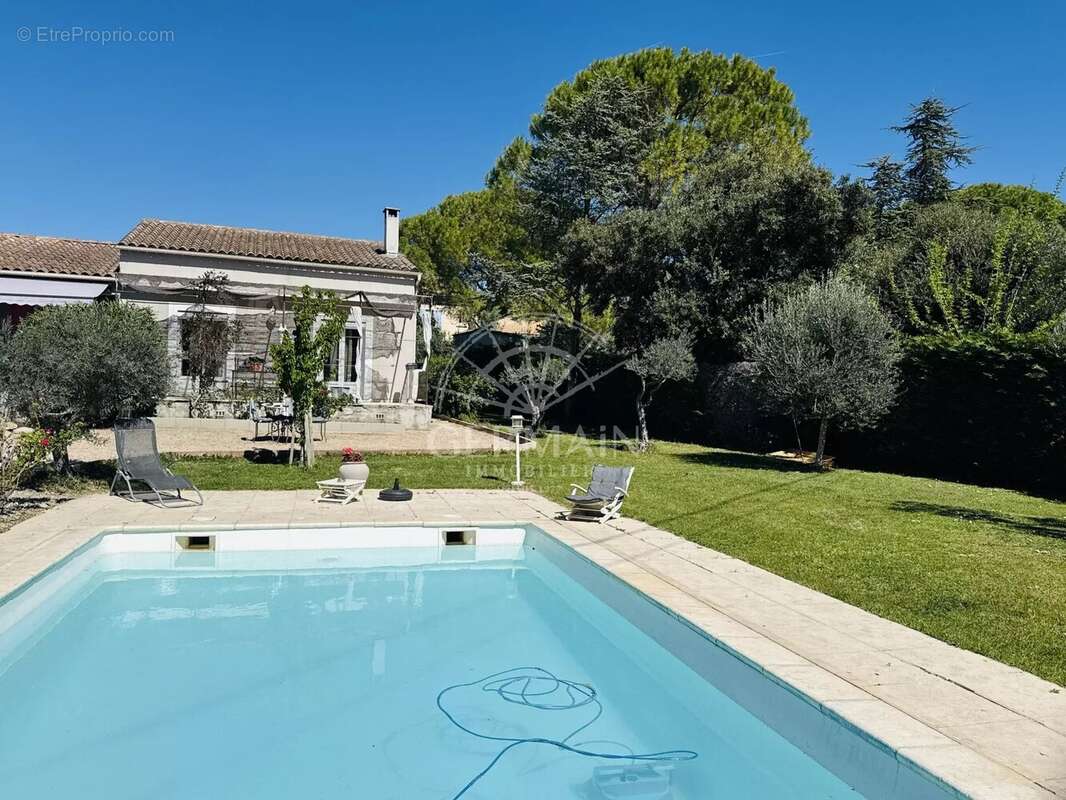 Maison à L'ISLE-SUR-LA-SORGUE