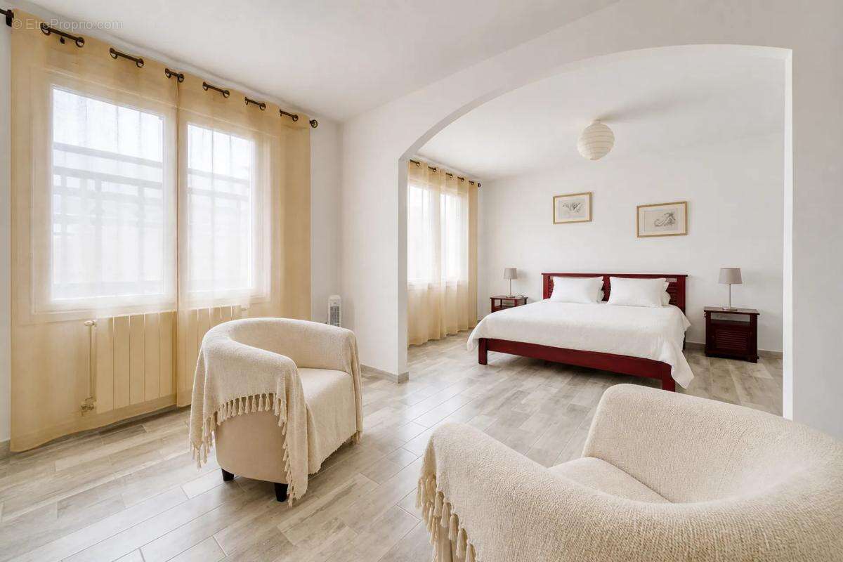 Maison d'exception de 307 m² avec piscine - photo 6