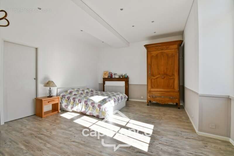 Maison à vendre 10 pièces BIGNAY (17), proche ST JEAN D'ANGELY et ses commerces, avec jardin, piscine et garage - photo 21