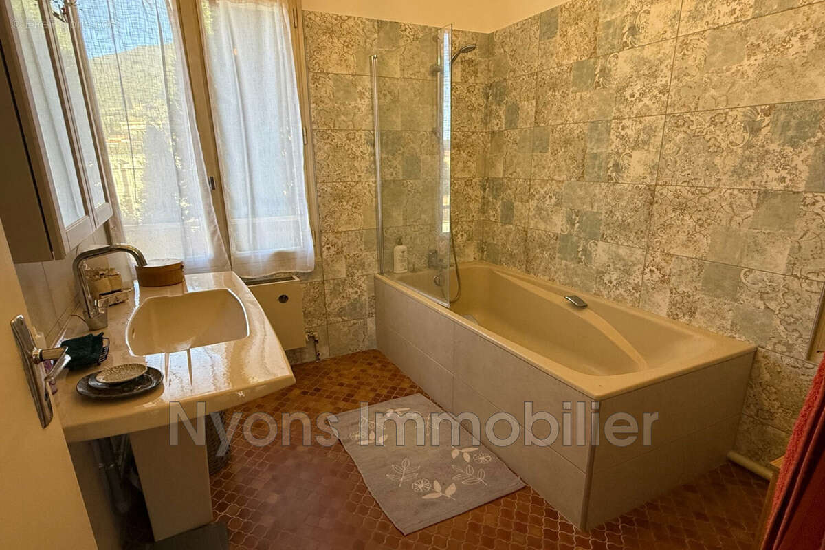 Appartement à NYONS