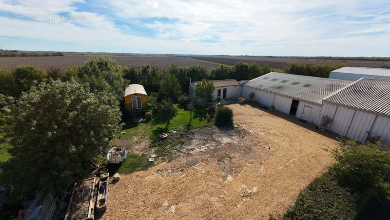 Maison à SAINTE-RADEGONDE-DES-NOYERS