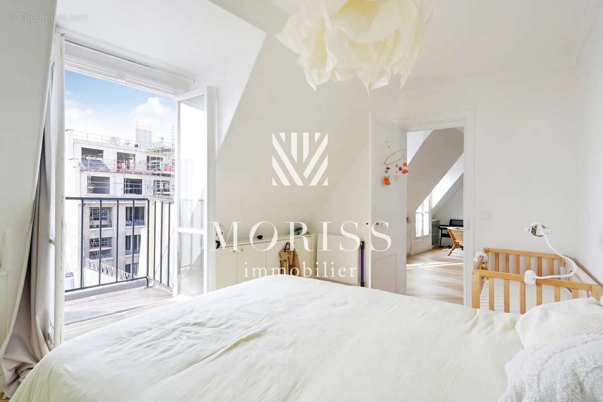 Appartement à PARIS-8E