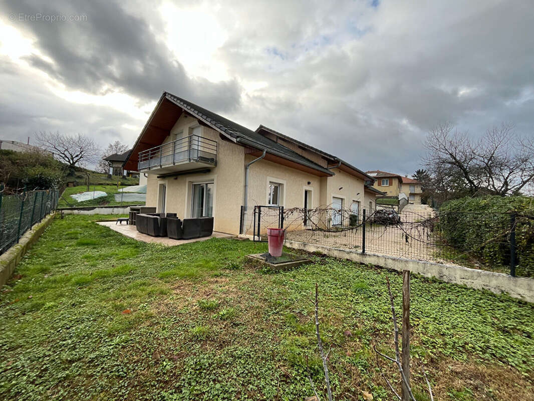 Maison à CHALLES-LES-EAUX