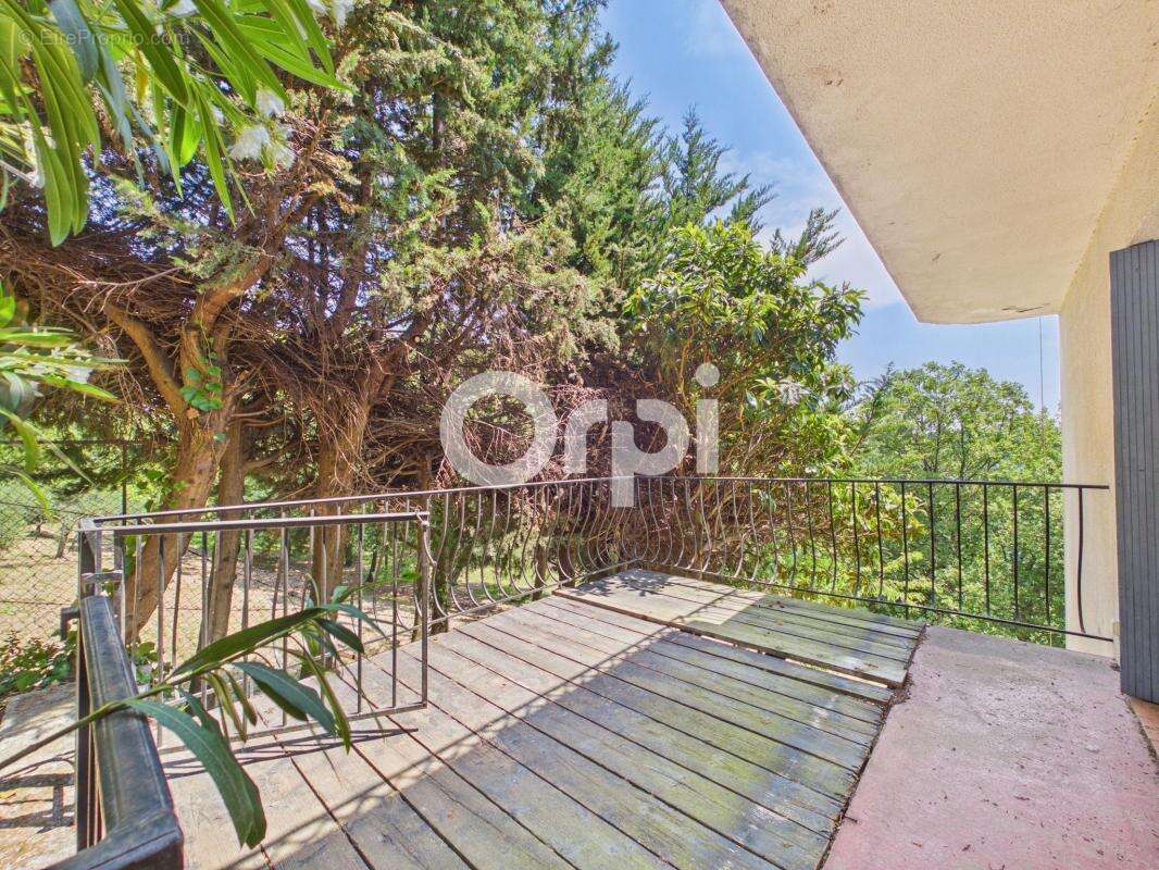 Opportunité à saisir ! appartement à rafraichir - t2bis - terrasse + cave + stationnement privatif + jardin - photo 9