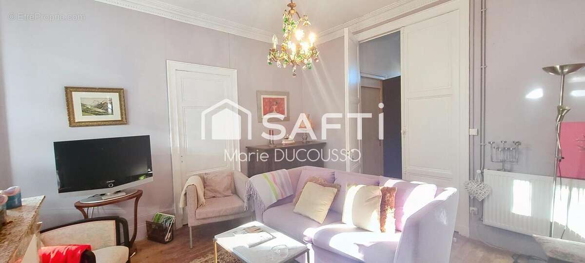 Maison 286 m² à Pujols  - photo 9