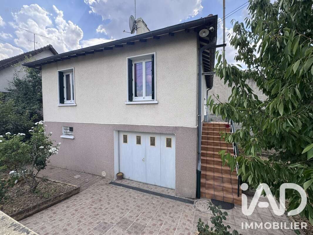 Photo 1 - Maison à MONTEREAU-FAULT-YONNE
