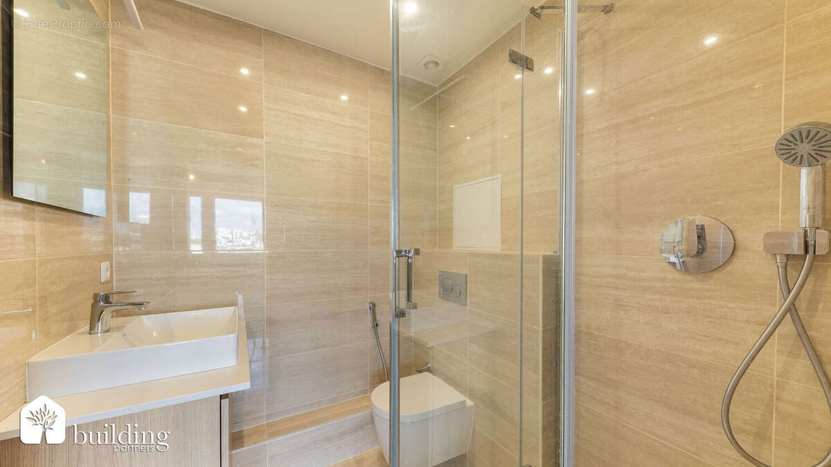 Appartement à COURBEVOIE