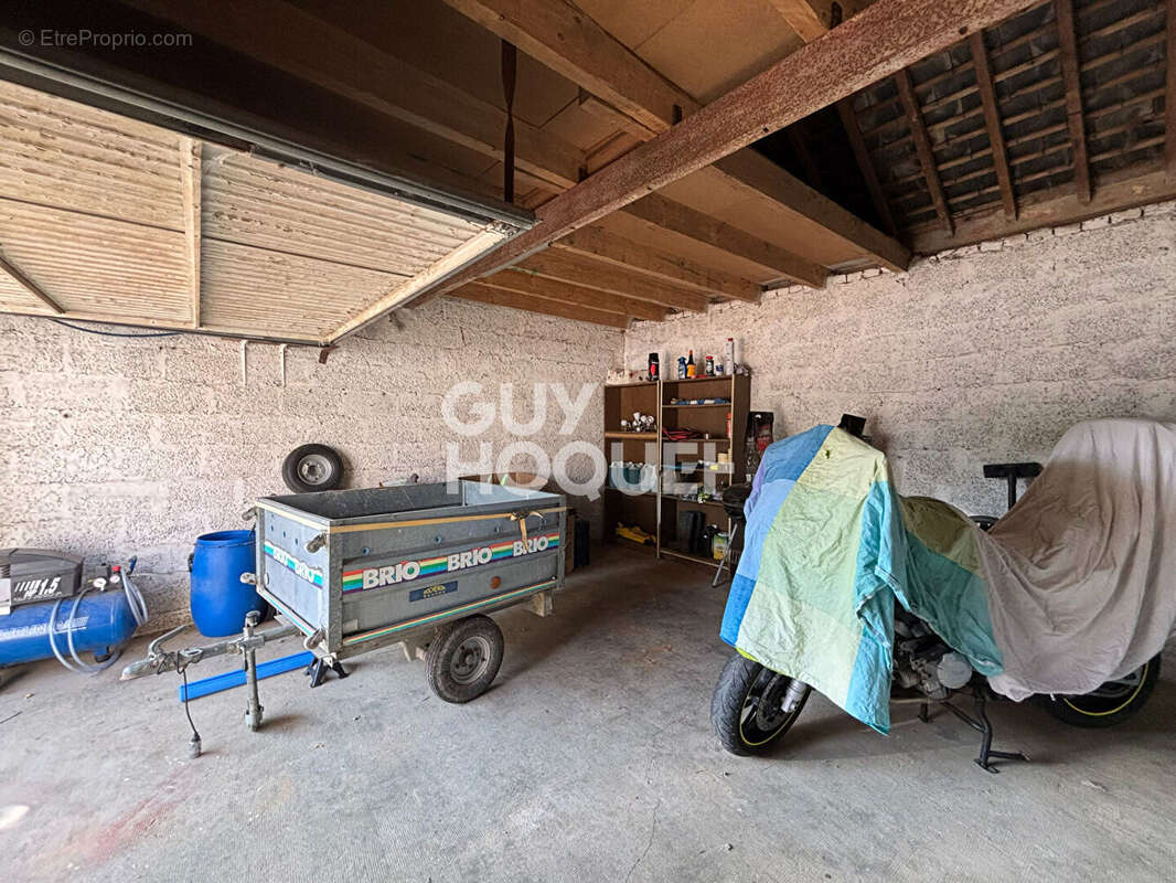 Maison à TREMBLAY-LES-VILLAGES